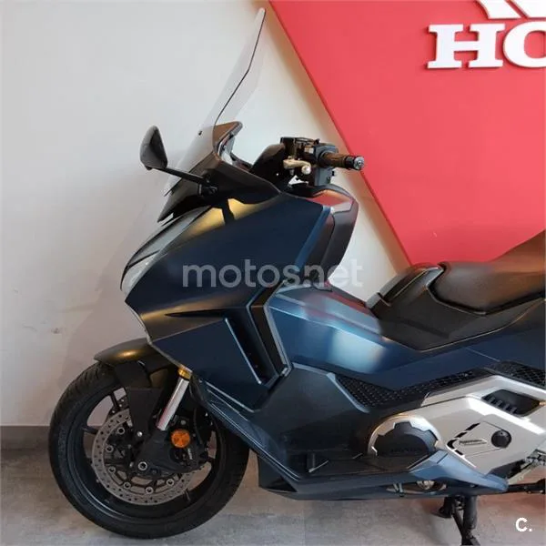 Honda Forza 750 – Vista 10