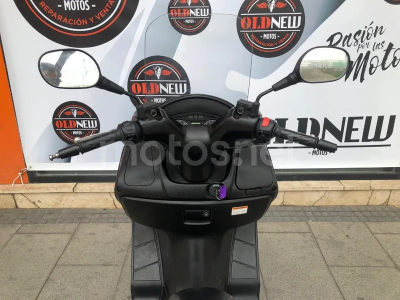 Suzuki Burgman 125 - Vista 9