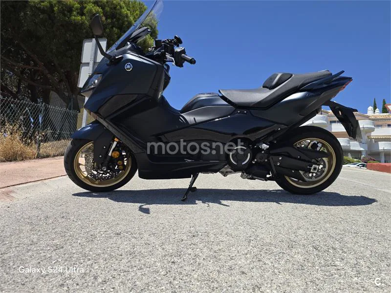 Yamaha TMAX – Vista 3