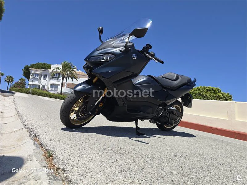 Yamaha TMAX – Vista 4