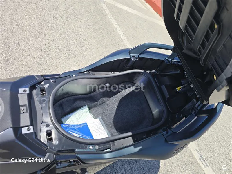Yamaha TMAX – Vista 10
