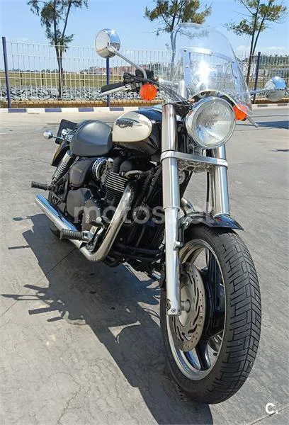 Triumph Speedmaster 900 2-Tone – Vista 4