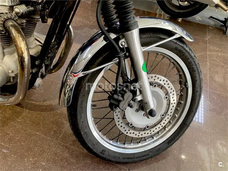 Kawasaki W800 – Vista 20