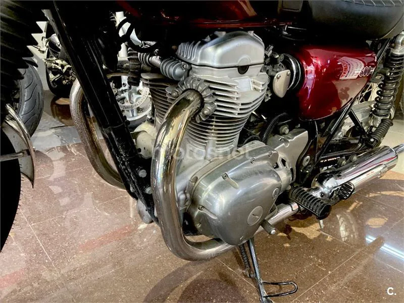 Kawasaki W800 – Vista 22