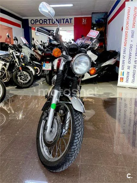 Kawasaki W800 – Vista 4