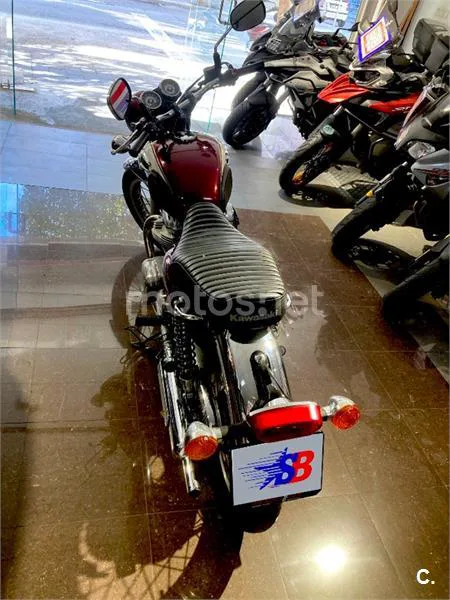 Kawasaki W800 – Vista 5