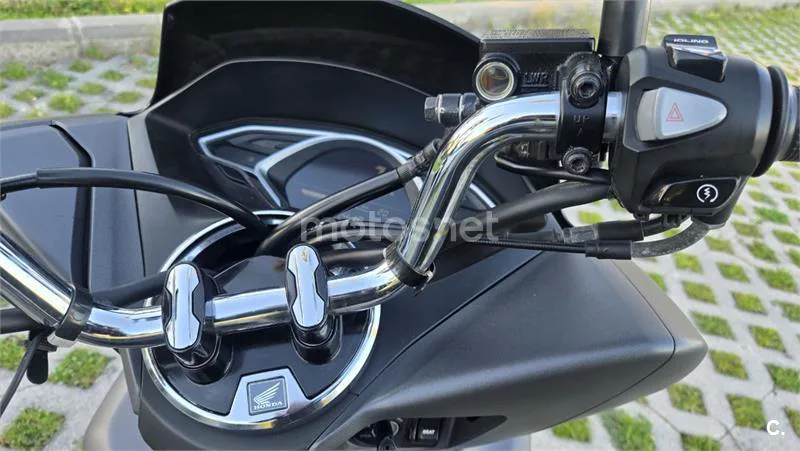 Honda PCX 125 – Vista 7