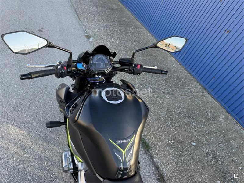 Kawasaki Z 900 – Vista 11