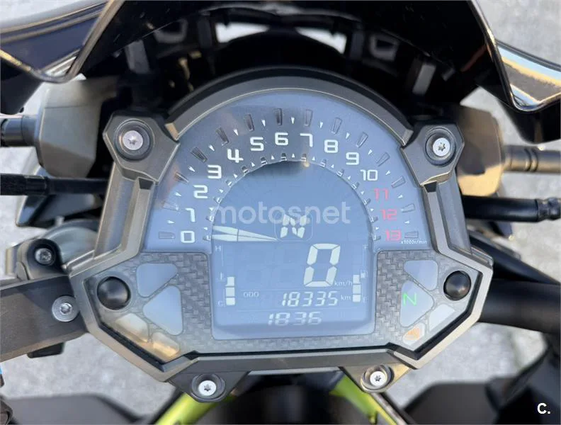 Kawasaki Z 900 – Vista 9