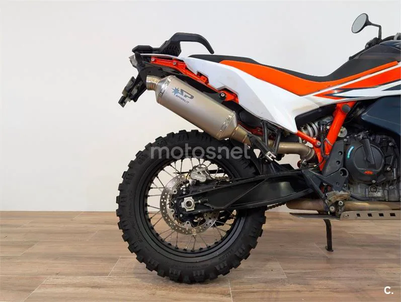 KTM 890 – Vista 3