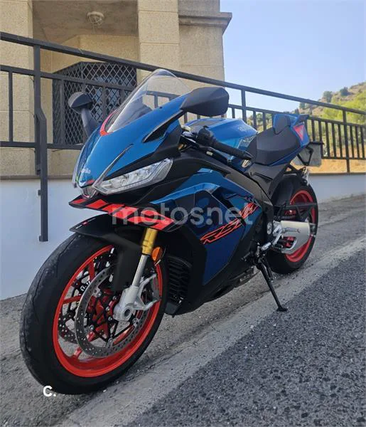 Aprilia RSV4 – Vista 3