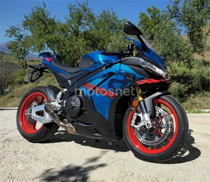Aprilia RSV4 – Vista 7