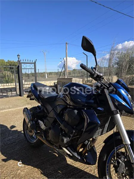 Kawasaki Z 750 – Vista 5