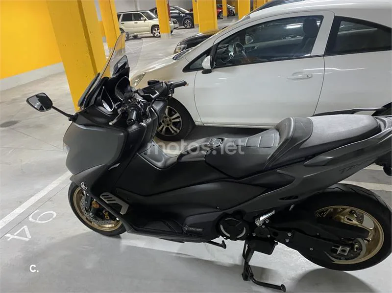 Yamaha TMAX 560 – Vista 3