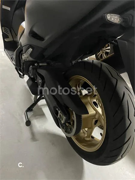 Yamaha TMAX 560 – Vista 6