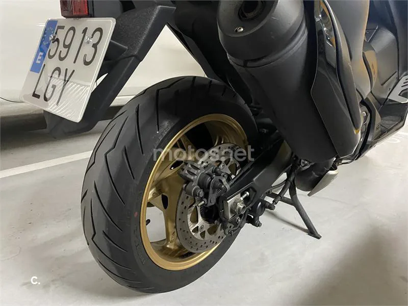 Yamaha TMAX 560 – Vista 7