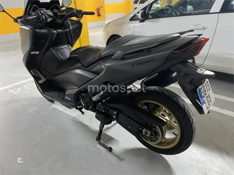 Yamaha TMAX 560 – Vista 9