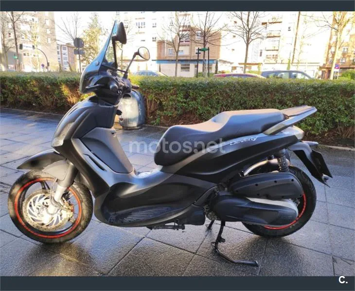Piaggio Beverly – Vista 2