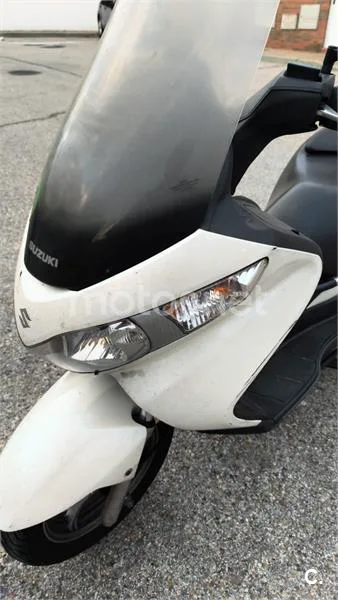 Suzuki Burgman 125 – Vista 4