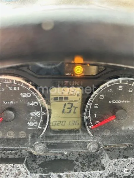 Suzuki Burgman 400 – Vista 2