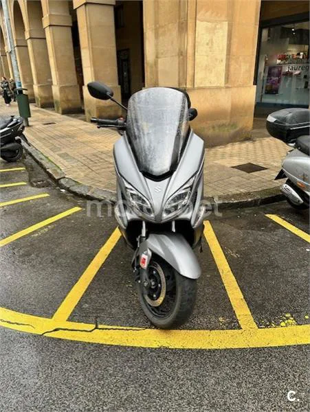 Suzuki Burgman 400 – Vista 4