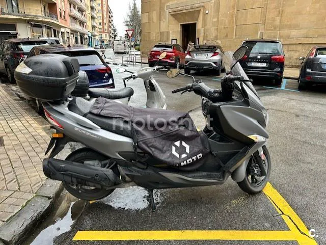 Suzuki Burgman 400 – Vista 5