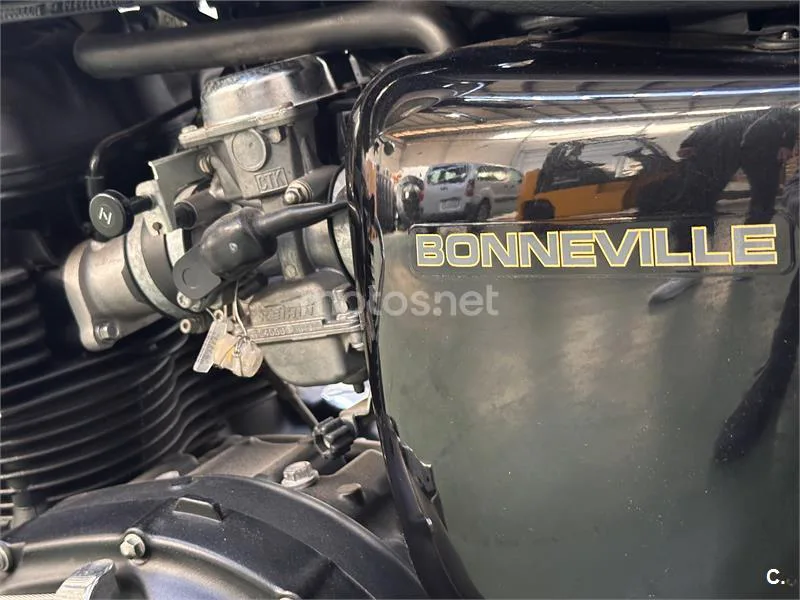 Triumph Bonneville T100 – Vista 4