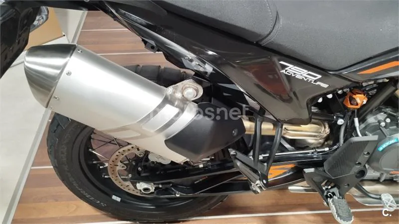 KTM 790 – Vista 19