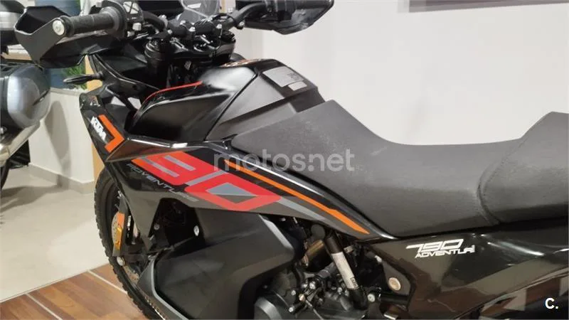 KTM 790 – Vista 35