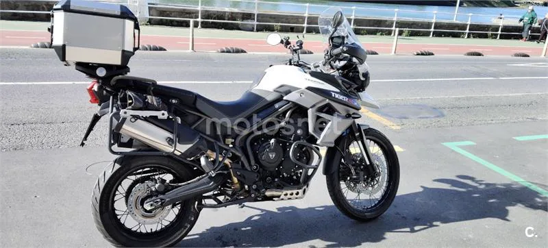Triumph Tiger 800 XCX – Vista 3