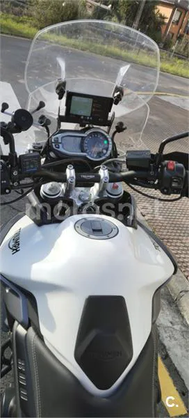 Triumph Tiger 800 XCX - Vista 9