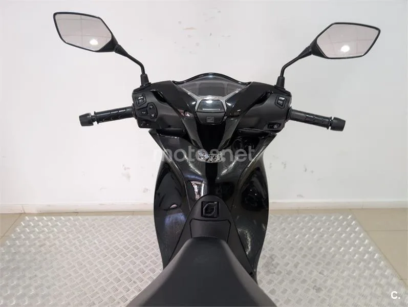 Honda SH 125i – Vista 13
