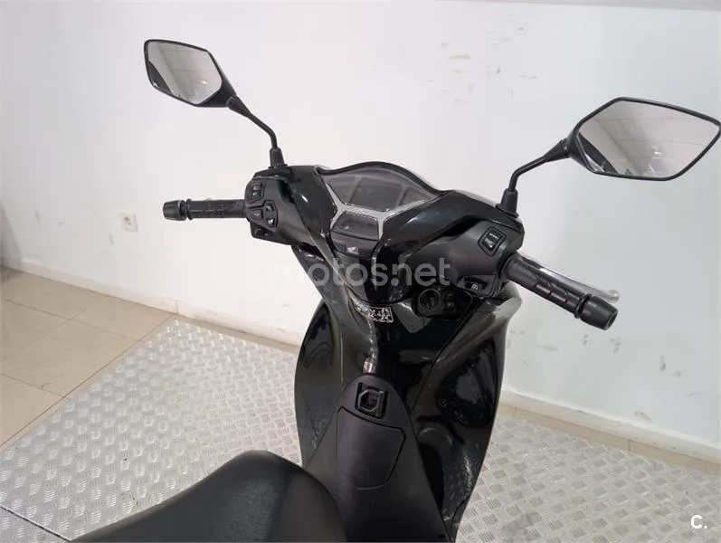 Honda SH 125i – Vista 14