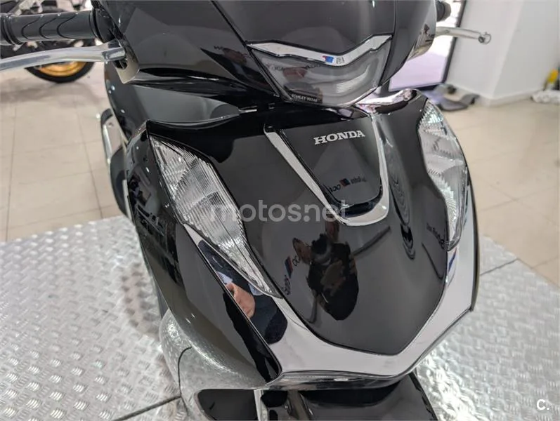 Honda SH 125i – Vista 15