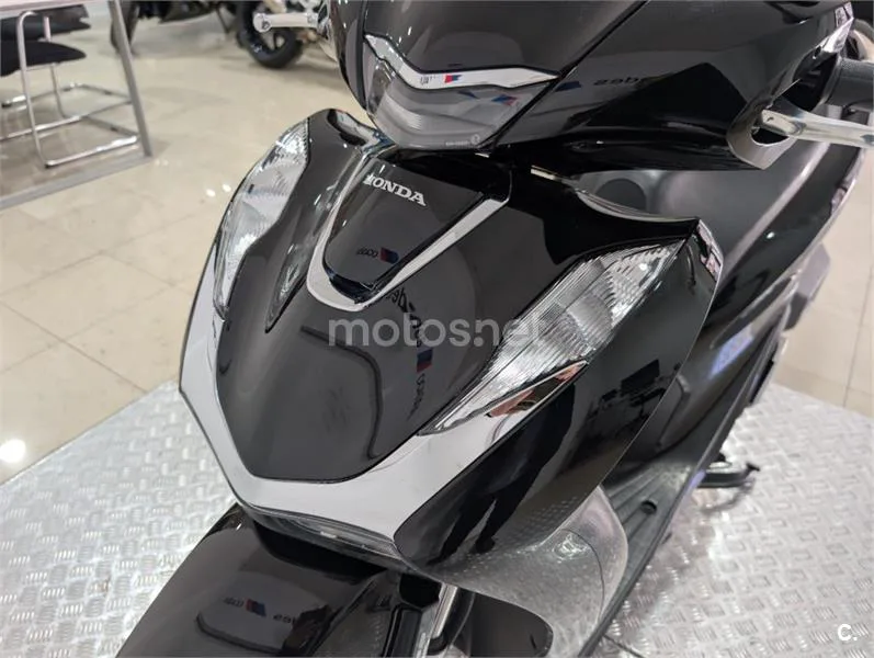 Honda SH 125i – Vista 16