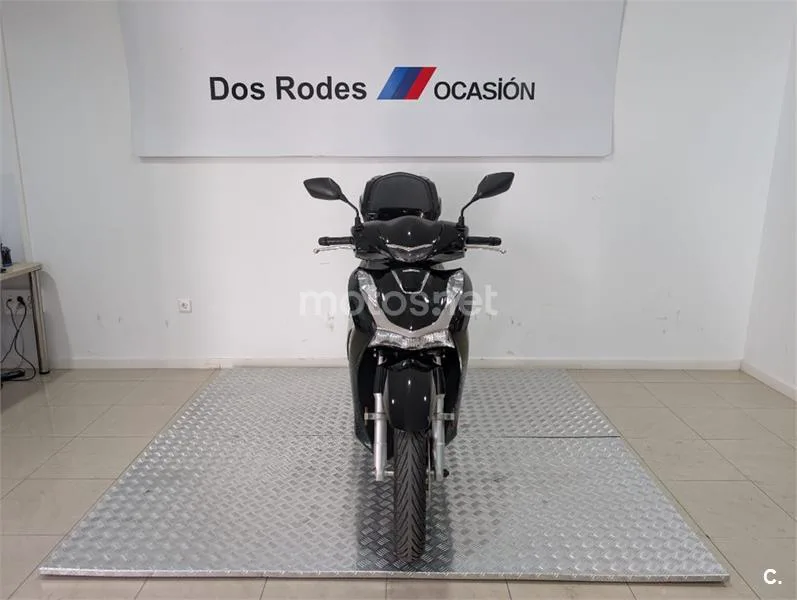 Honda SH 125i – Vista 3