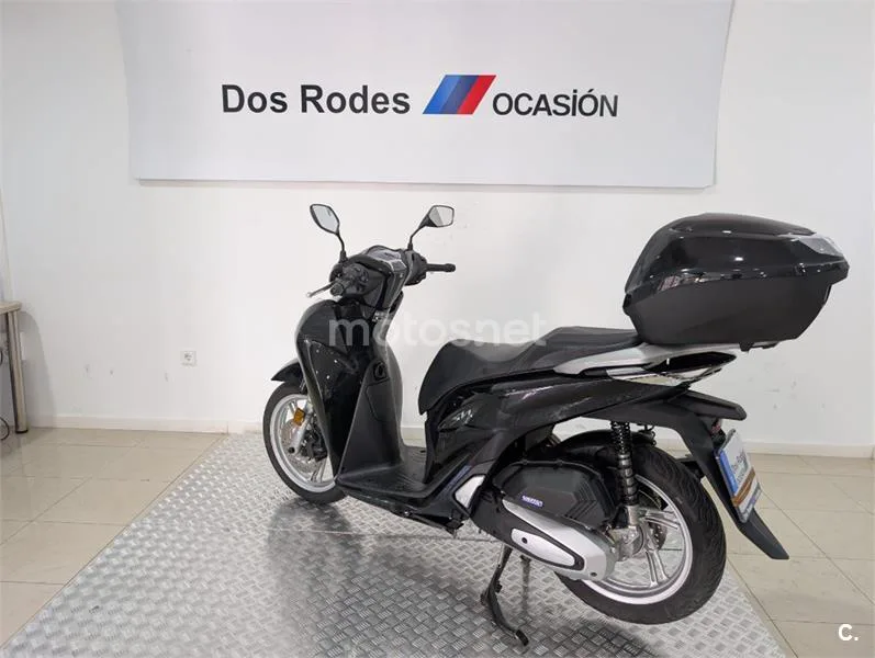 Honda SH 125i – Vista 9