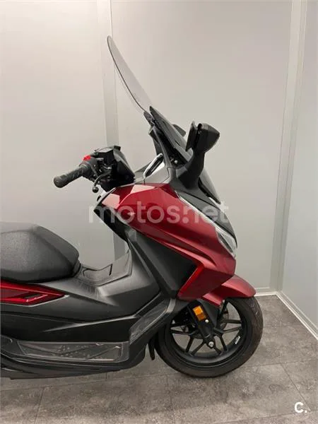 Honda Forza 350 – Vista 3