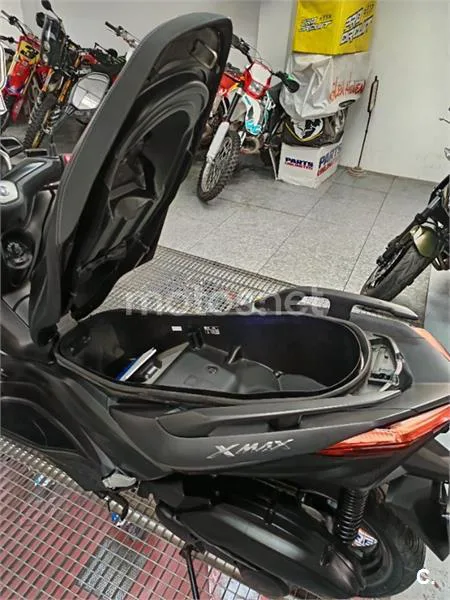 Yamaha XMAX 125 – Vista 23