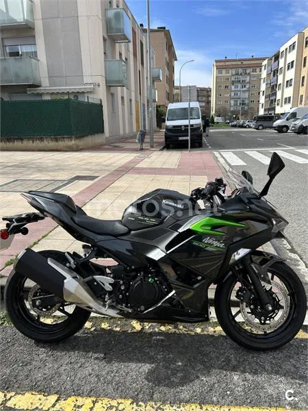 Kawasaki Ninja 500 – Vista 2