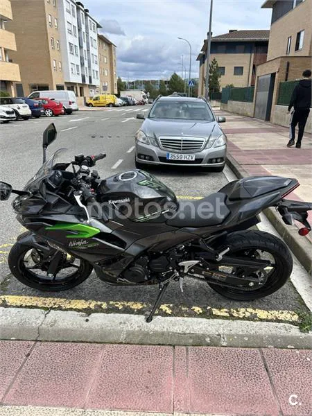 Kawasaki Ninja 500 – Vista 3