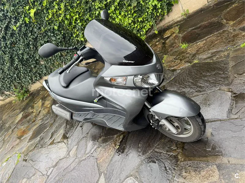 Suzuki Burgman 200 – Vista 3