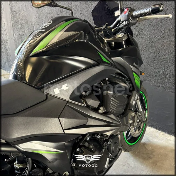 Kawasaki Z800 – Vista 7