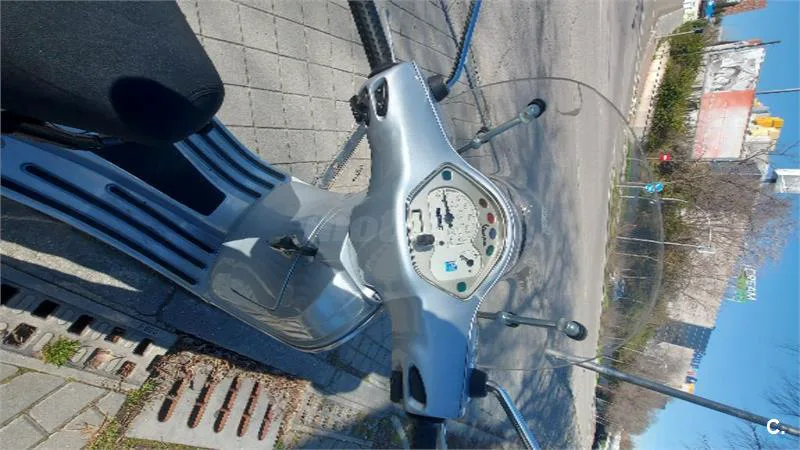 Vespa LX 125 – Vista 4