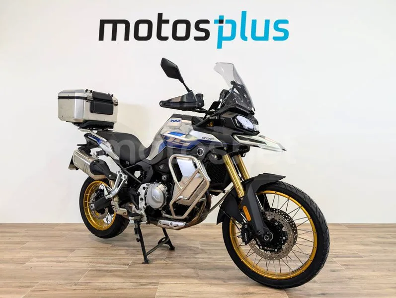 Voge 900 DSX – Vista 1