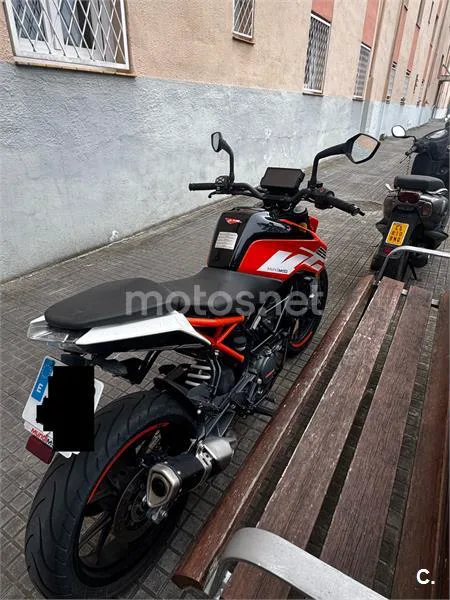 KTM 125 – Vista 6