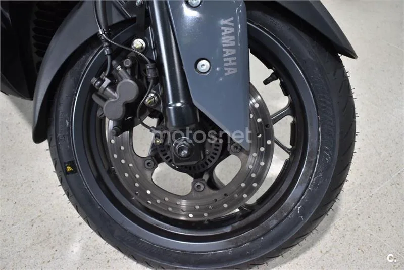 Yamaha XMAX 300 – Vista 4