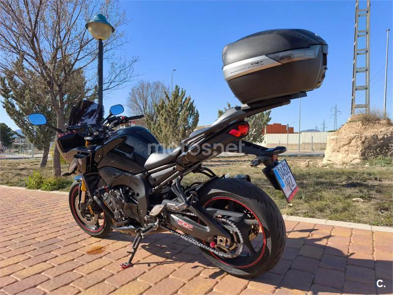 Yamaha Fazer 8 – Vista 16
