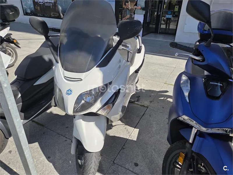 Piaggio X EVO 125 – Vista 3