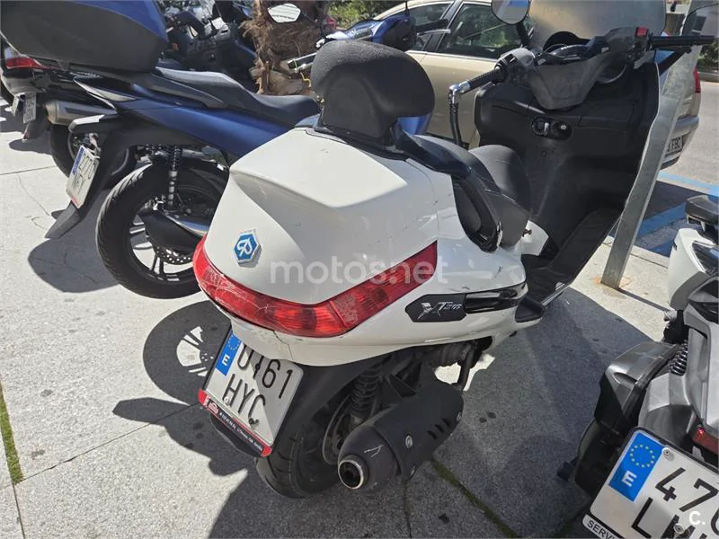 Piaggio X EVO 125 – Vista 4